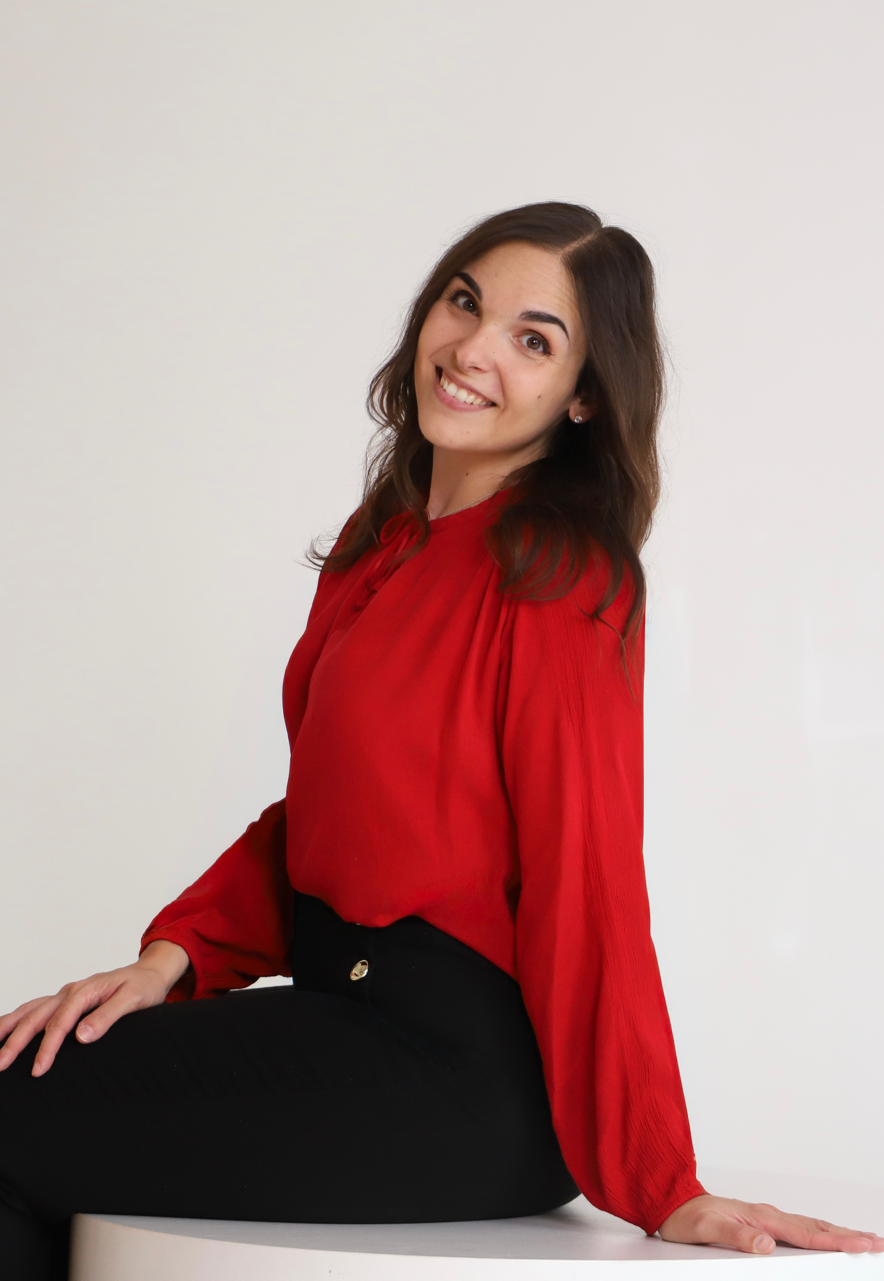 Gergana, founder of VEZORA Branding